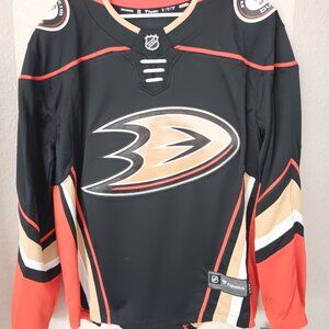 ANAHEIM DUCKS FANATICS BREAKAWAY HOME JERSEY NEW WITH TAG SIZE MEDIUM